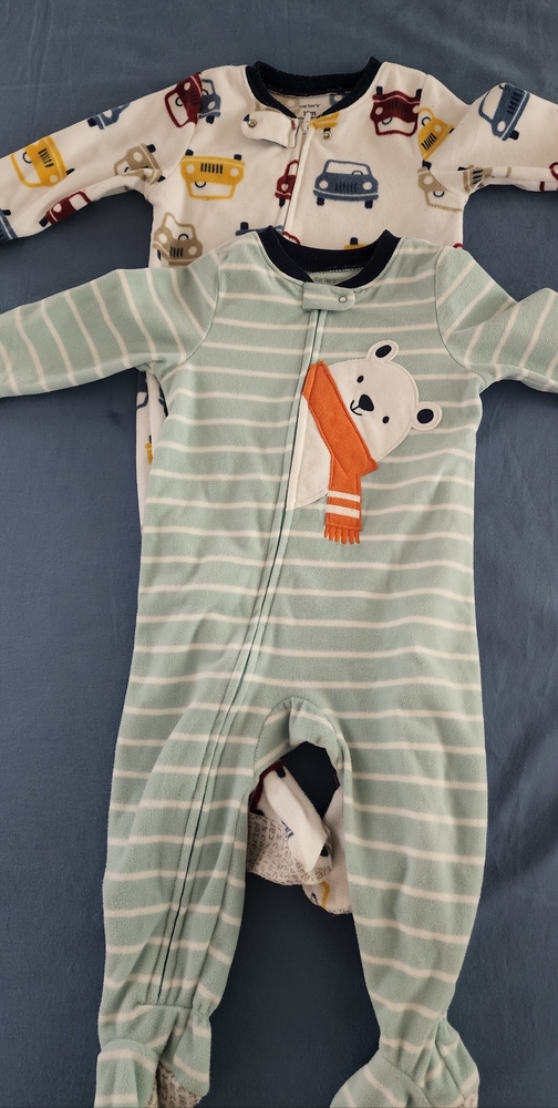 2pcs Carter's 18M Fleece Footsies